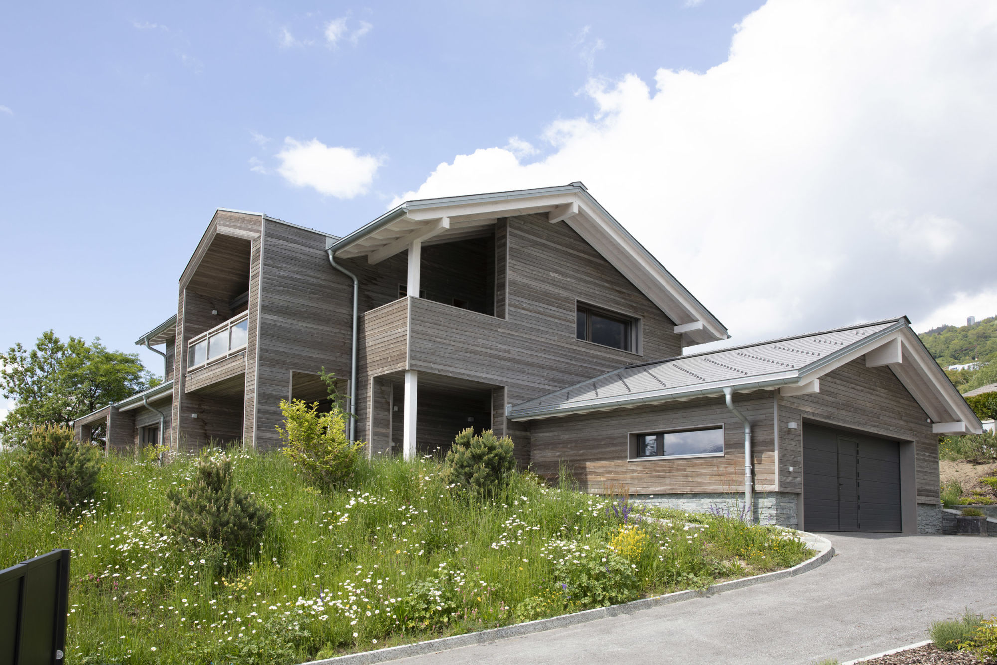 Guide complet pour choisir une maison en bois massif saine et écologique